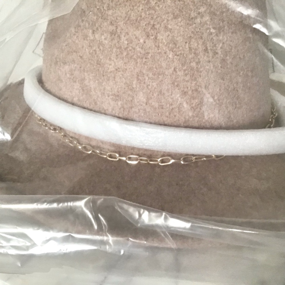 Anthropologie Wool Gold Tone Chain Link Trimmed Fedora Hat New With Tag - Picture 7 of 9